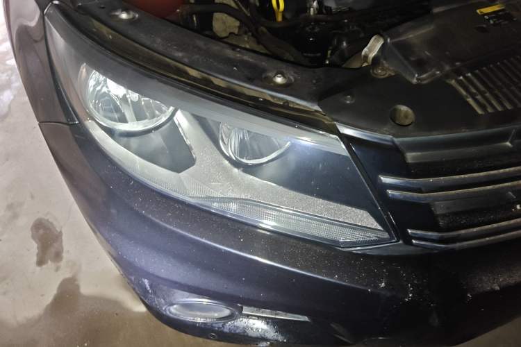 Used Volkswagen Tiguan 2012 2.0 TSI Comfort Edition Right Front Headlight