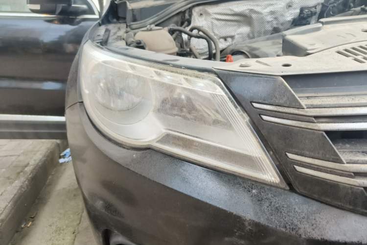 Used Volkswagen Tiguan 2012 1.8TSI Automatic All-Wheel Drive Elite Edition Right Front Headlight