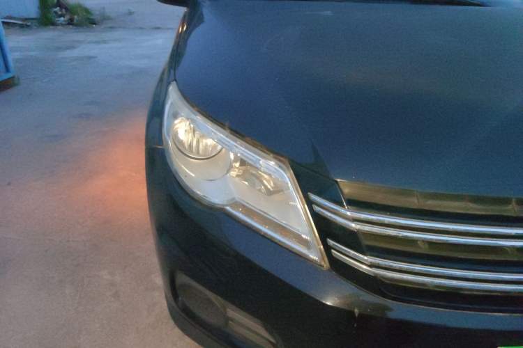 Used Volkswagen Tiguan 2012 1.8TSI Automatic All-Wheel Drive Elite Edition Right Front Headlight
