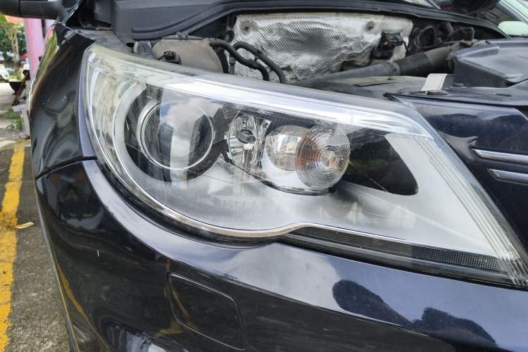 Used Volkswagen Tiguan 2012 2.0 TSI Automatic All-Wheel Drive Flagship Edition Right Front Headlight