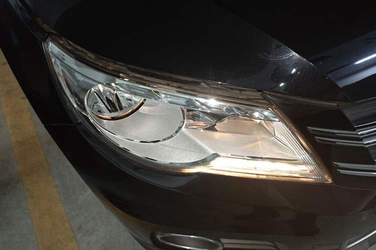 Used Volkswagen Tiguan 2012 1.8TSI Automatic Two-Wheel Drive Elite Edition Right Front Headlight