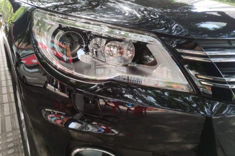 Used Volkswagen Tiguan 2012 2.0 TSI Automatic All-Wheel Drive Flagship Edition Right Front Headlight