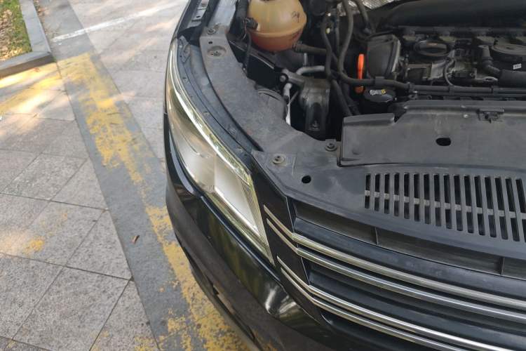 Used Volkswagen Tiguan 2012 1.8TSI Automatic Two-Wheel Drive Urban Edition Right Front Headlight