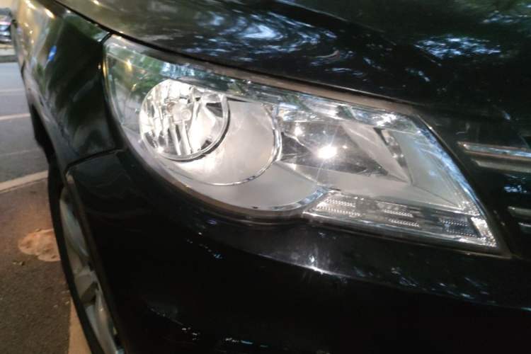Used Volkswagen Tiguan 2012 1.8TSI Automatic Two-Wheel Drive Elite Edition Right Front Headlight