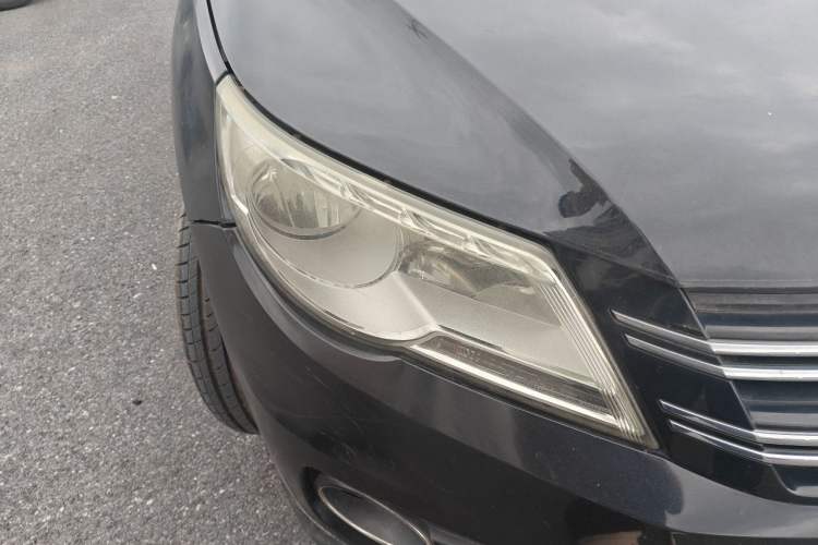 Used Volkswagen Tiguan 2012 1.8TSI Automatic All-Wheel Drive Elite Edition Right Front Headlight