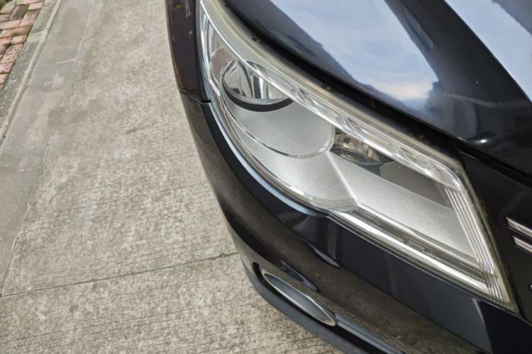 Used Volkswagen Tiguan 2012 1.8TSI Automatic All-Wheel Drive Elite Edition Right Front Headlight