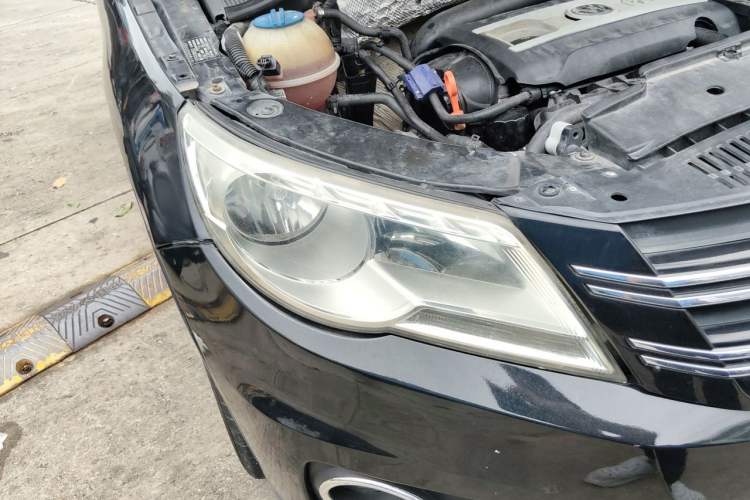 Used Volkswagen Tiguan 2012 1.8TSI Automatic All-Wheel Drive Elite Edition Right Front Headlight