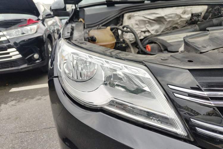Used Volkswagen Tiguan 2012 1.8TSI Automatic All-Wheel Drive Elite Edition Right Front Headlight