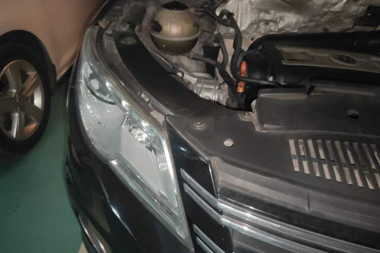 Used Volkswagen Tiguan 2012 1.8TSI Automatic All-Wheel Drive Elite Edition Right Front Headlight