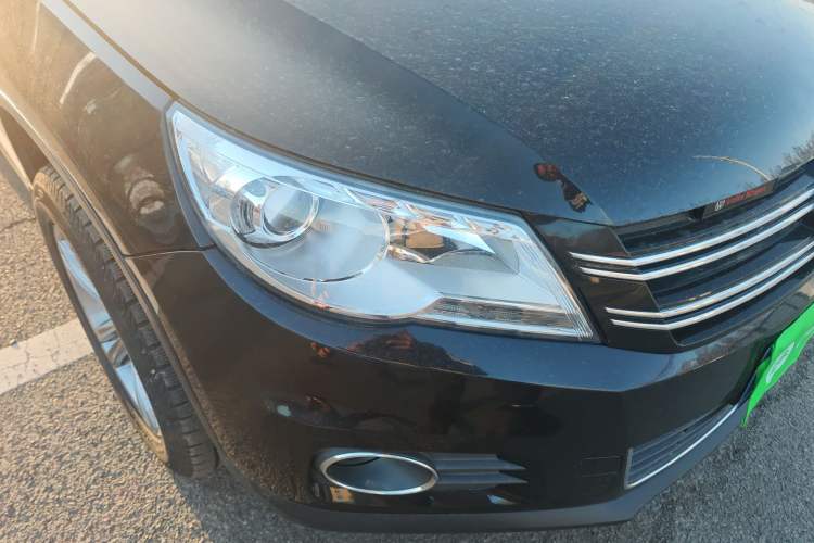 Used Volkswagen Tiguan 2012 2.0 TSI Automatic All-Wheel Drive Elite Edition Right Front Headlight