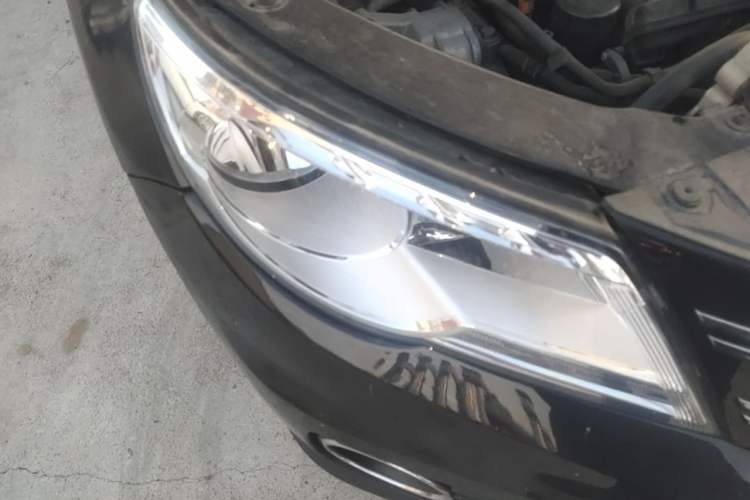 Used Volkswagen Tiguan 2012 1.8TSI Automatic Two-Wheel Drive Elite Edition Right Front Headlight