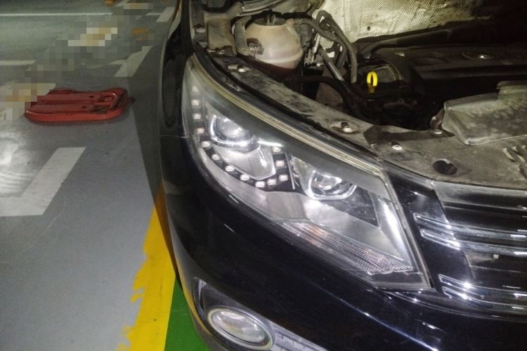 Used Volkswagen Tiguan 2012 2.0 TSI Comfort Edition Right Front Headlight