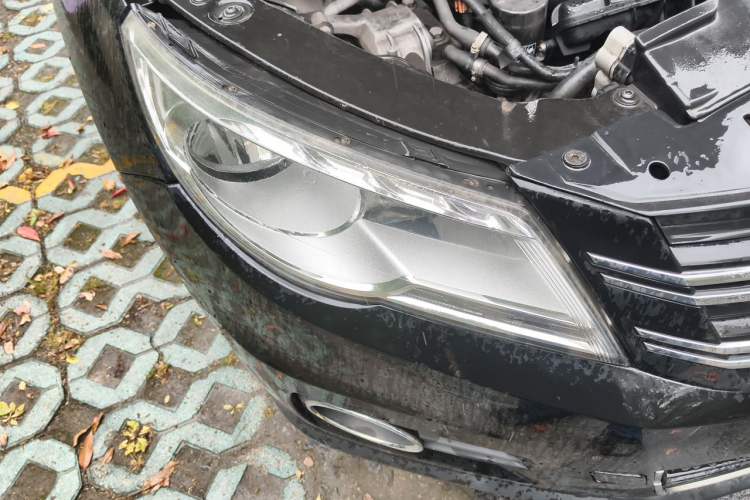 Used Volkswagen Tiguan 2012 1.8TSI Automatic All-Wheel Drive Elite Edition Right Front Headlight
