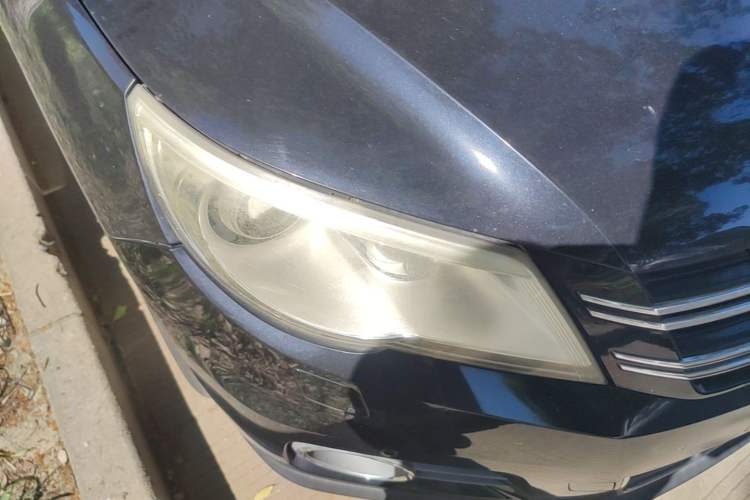Used Volkswagen Tiguan 2012 2.0 TSI Automatic All-Wheel Drive Flagship Edition Right Front Headlight
