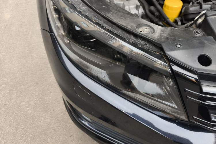 Used Volkswagen Tiguan  Right Front Headlight
