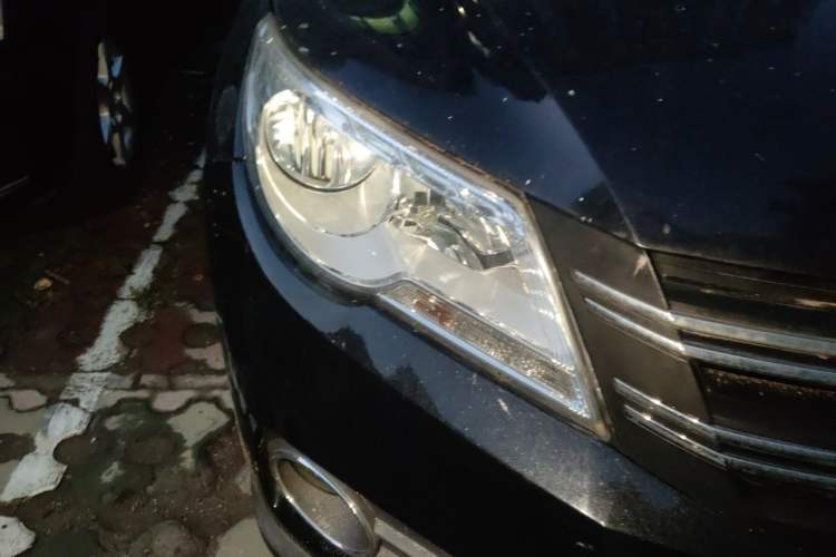 Used Volkswagen Tiguan 2012 1.8TSI Automatic All-Wheel Drive Elite Edition Right Front Headlight