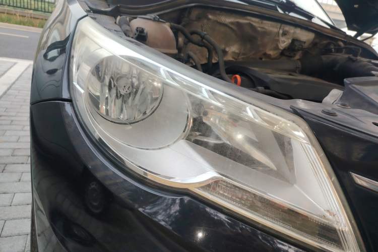 Used Volkswagen Tiguan 2012 1.8TSI Manual Two-Wheel Drive Urban Edition Right Front Headlight