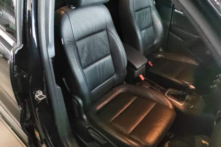 Used Volkswagen Tiguan 2012 2.0 TSI Luxury Edition Right Front Seat