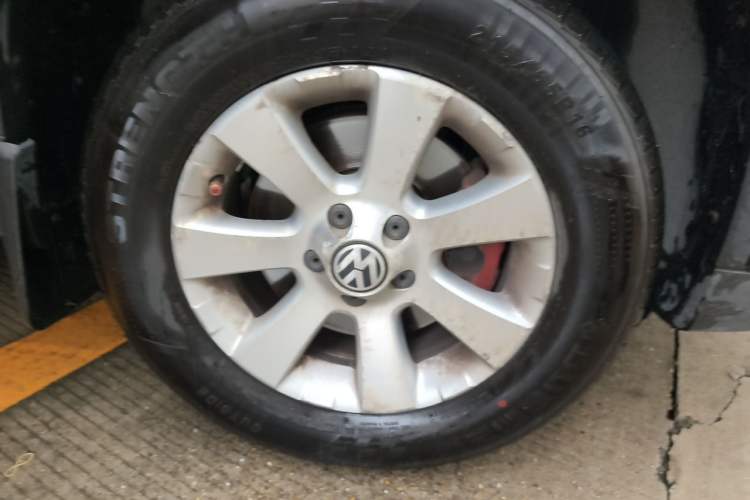 Used Volkswagen Tiguan 2012 1.8TSI Automatic Two-Wheel Drive Trend Edition Right Front Wheel Hub