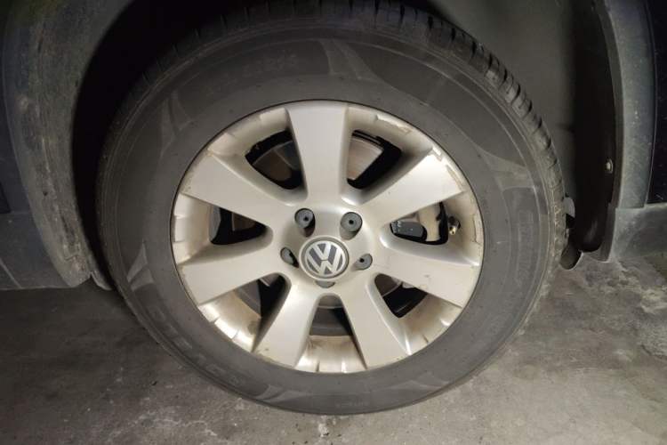Used Volkswagen Tiguan 2012 1.8TSI Manual Two-Wheel Drive Urban Edition Right Front Wheel Hub