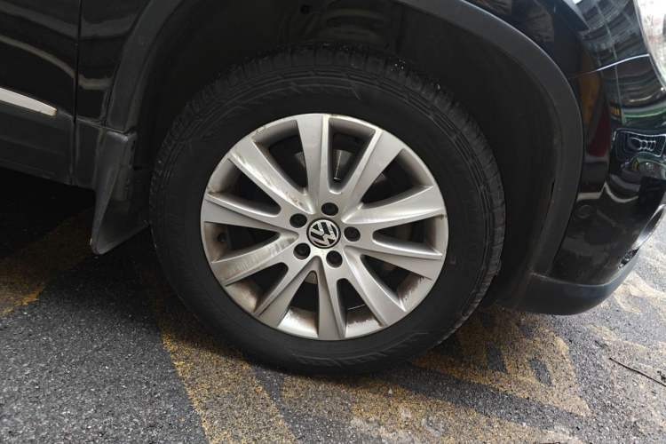 Used Volkswagen Tiguan 2012 2.0 TSI Automatic All-Wheel Drive Flagship Edition Right Front Wheel Hub