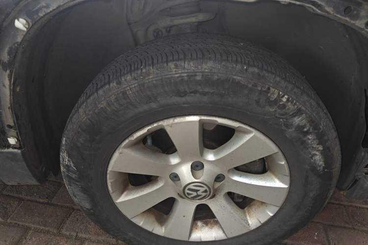 Used Volkswagen Tiguan 2012 1.8TSI Automatic Two-Wheel Drive Trend Edition Right Front Wheel Hub