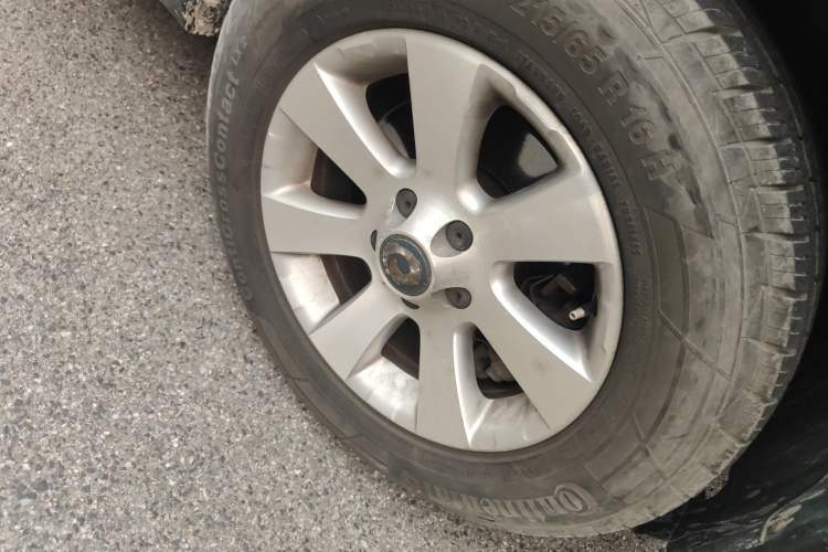 Used Volkswagen Tiguan 2012 1.4TSI Manual Two-Wheel-Drive Urban Edition Right Front Wheel Hub
