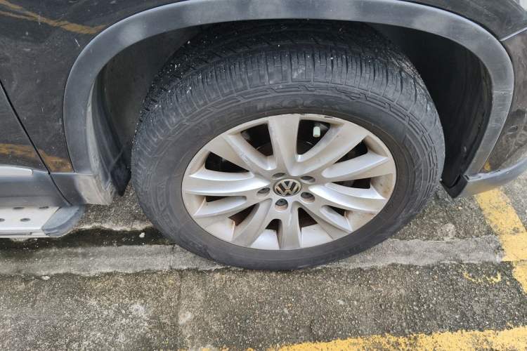Used Volkswagen Tiguan 2012 2.0 TSI Automatic All-Wheel Drive Flagship Edition Right Front Wheel Hub