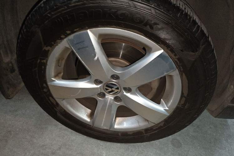 Used Volkswagen Tiguan 2012 1.8TSI Automatic Two-Wheel Drive Elite Edition Right Front Wheel Hub