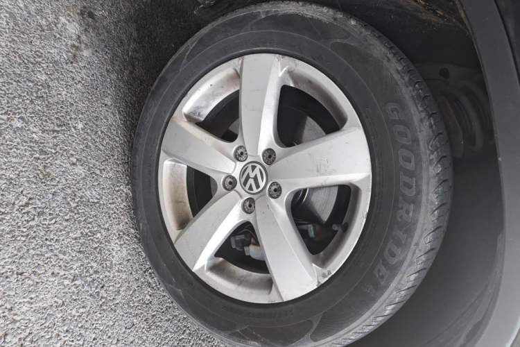 Used Volkswagen Tiguan 2012 1.8TSI Automatic All-Wheel Drive Fashion Edition Right Front Wheel Hub
