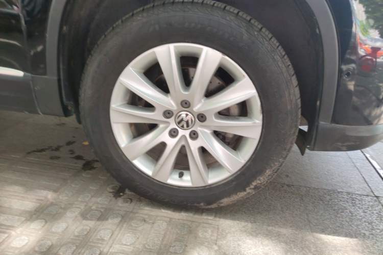 Used Volkswagen Tiguan 2012 2.0 TSI Automatic All-Wheel Drive Flagship Edition Right Front Wheel Hub