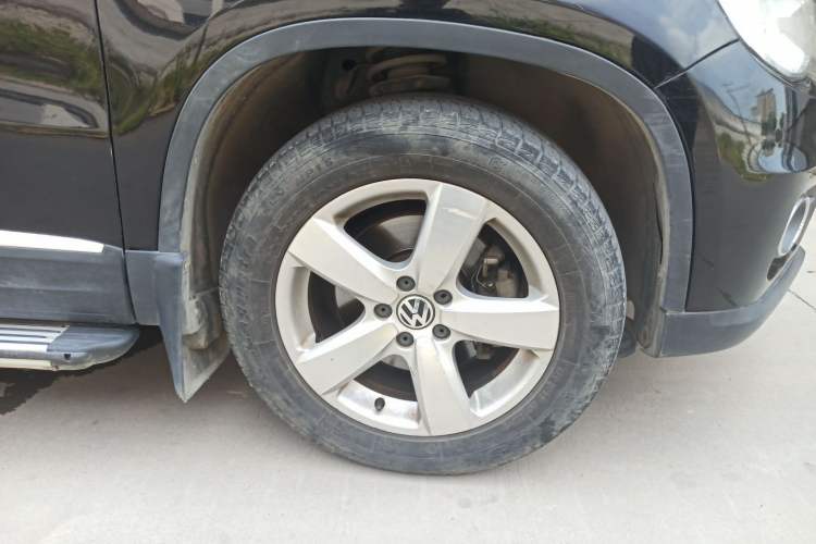 Used Volkswagen Tiguan 2012 1.8TSI Automatic All-Wheel Drive Elite Edition Right Front Wheel Hub