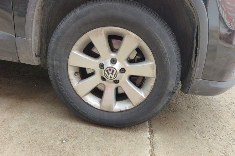 Used Volkswagen Tiguan 2012 1.8TSI Automatic Two-Wheel Drive Trend Edition Right Front Wheel Hub