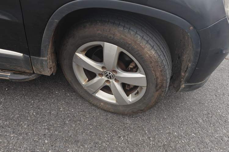 Used Volkswagen Tiguan 2012 1.8TSI Automatic All-Wheel Drive Elite Edition Right Front Wheel Hub
