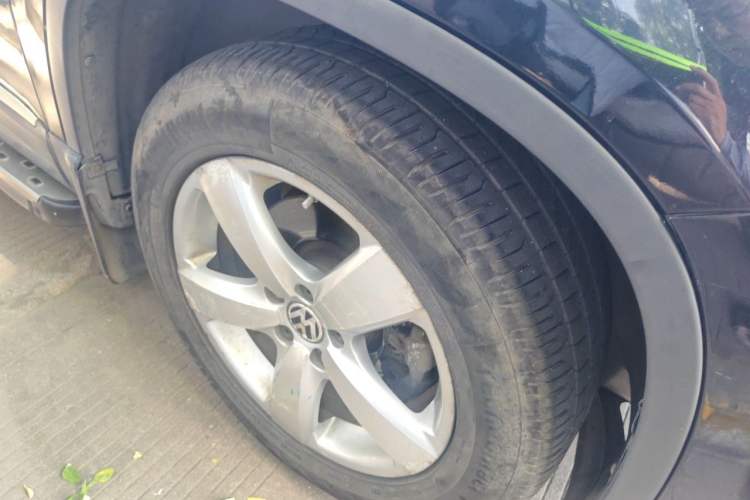 Used Volkswagen Tiguan 2012 1.8TSI Automatic All-Wheel Drive Elite Edition Right Front Wheel Hub