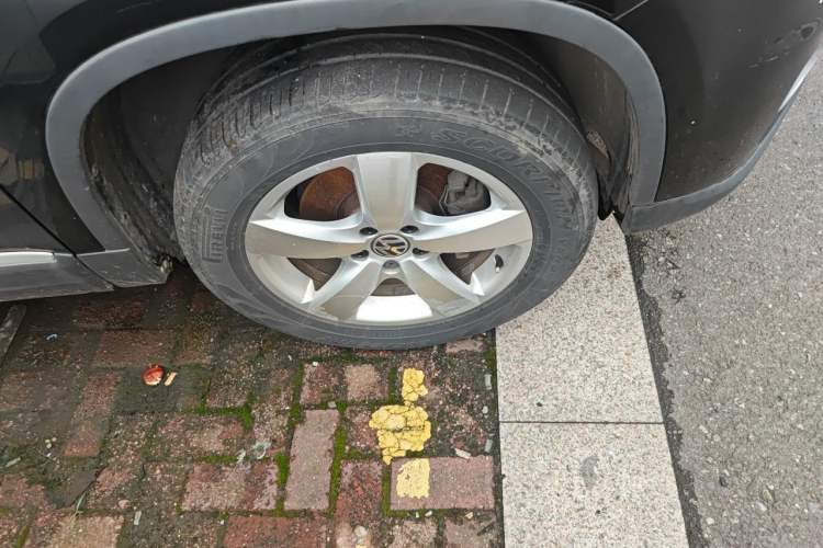 Used Volkswagen Tiguan 2012 1.8TSI Automatic Two-Wheel Drive Elite Edition Right Front Wheel Hub
