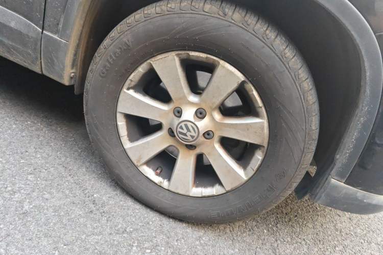 Used Volkswagen Tiguan 2012 1.8TSI Automatic Two-Wheel Drive Trend Edition Right Front Wheel Hub
