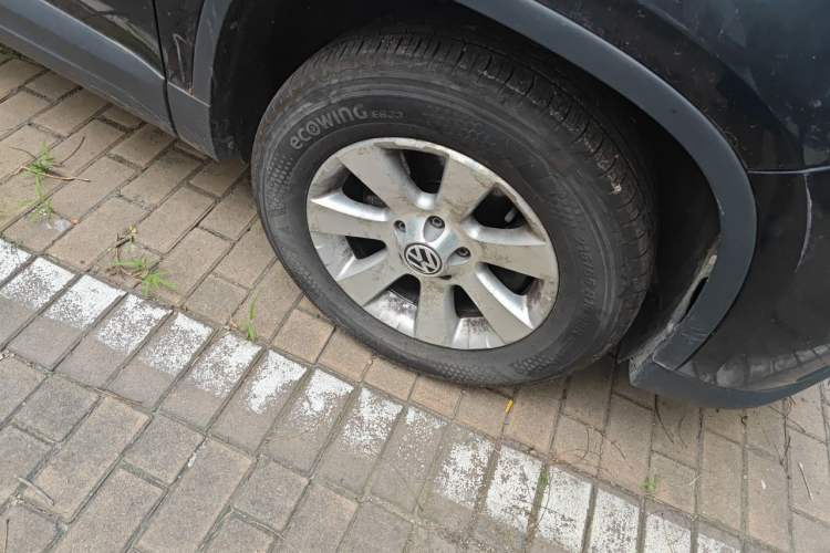 Used Volkswagen Tiguan 2012 1.8TSI Manual Two-Wheel Drive Urban Edition Right Front Wheel Hub
