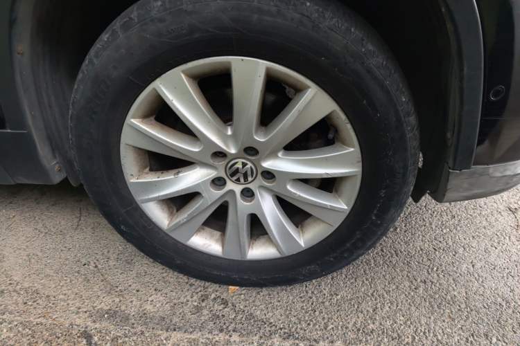 Used Volkswagen Tiguan 2012 2.0 TSI Automatic All-Wheel Drive Flagship Edition Right Front Wheel Hub