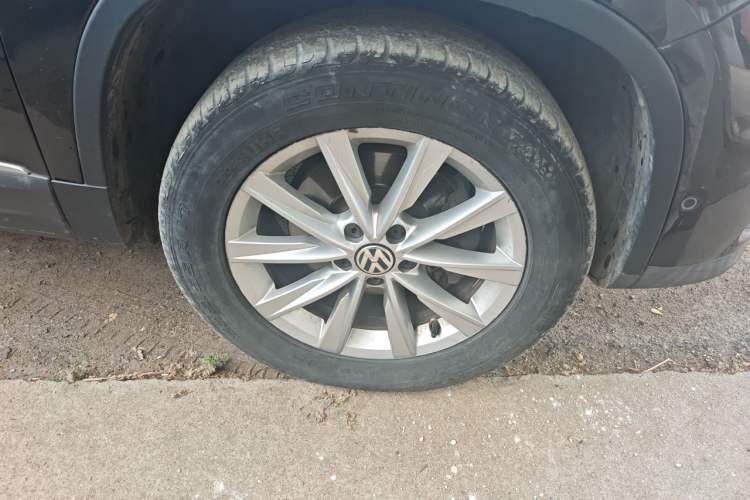 Used Volkswagen Tiguan 2012 2.0 TSI Comfort Edition Right Front Wheel Hub