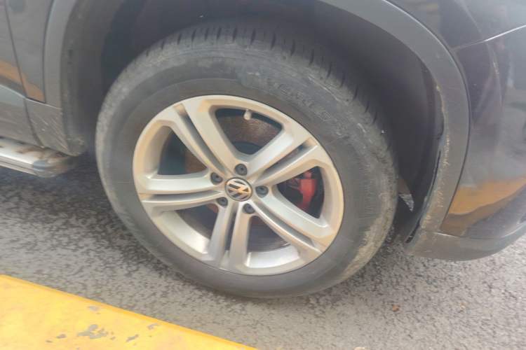 Used Volkswagen Tiguan 2012 1.8TSI Automatic Two-Wheel Drive Trend Edition Right Front Wheel Hub