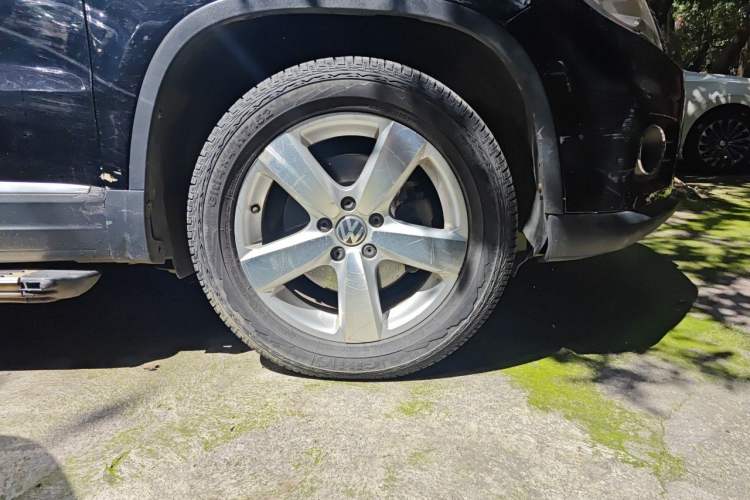Used Volkswagen Tiguan 2012 1.8TSI Automatic Two-Wheel Drive Elite Edition Right Front Wheel Hub