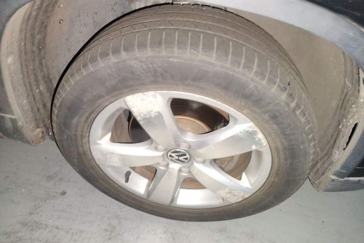 Used Volkswagen Tiguan 2012 1.8TSI Automatic Two-Wheel Drive Elite Edition Right Front Wheel Hub