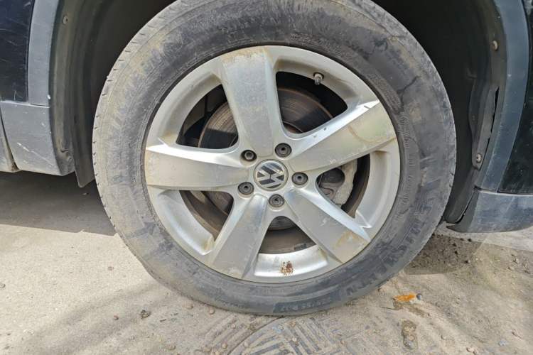 Used Volkswagen Tiguan 2012 1.8TSI Automatic All-Wheel Drive Elite Edition Right Front Wheel Hub