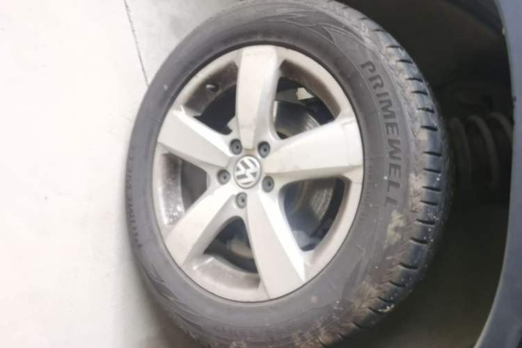 Used Volkswagen Tiguan 2012 1.8TSI Automatic Two-Wheel Drive Elite Edition Right Front Wheel Hub