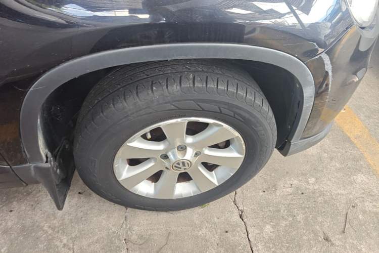 Used Volkswagen Tiguan 2012 1.8TSI Manual Two-Wheel Drive Urban Edition Right Front Wheel Hub