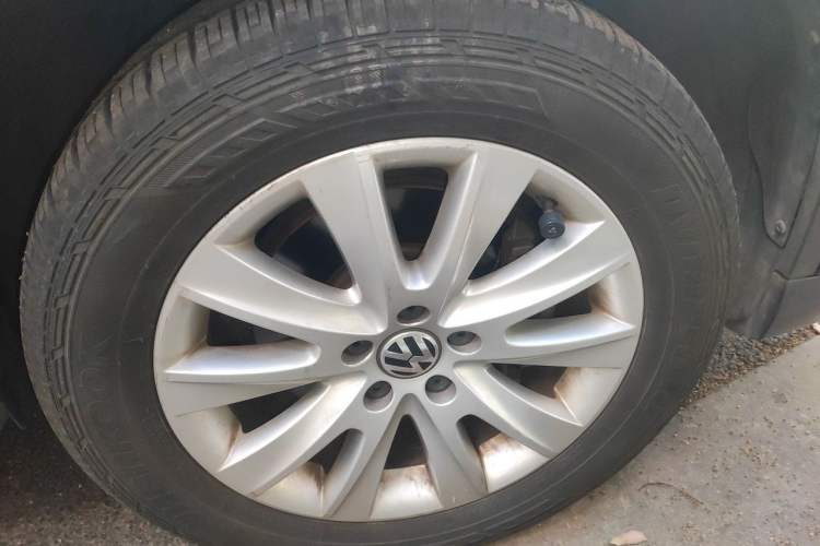 Used Volkswagen Tiguan 2012 2.0 TSI Automatic All-Wheel Drive Flagship Edition Right Front Wheel Hub