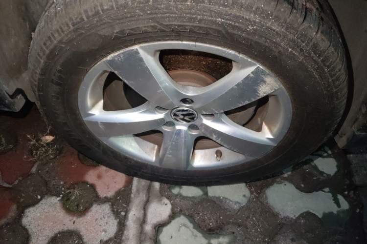 Used Volkswagen Tiguan 2012 1.8TSI Automatic All-Wheel Drive Elite Edition Right Front Wheel Hub