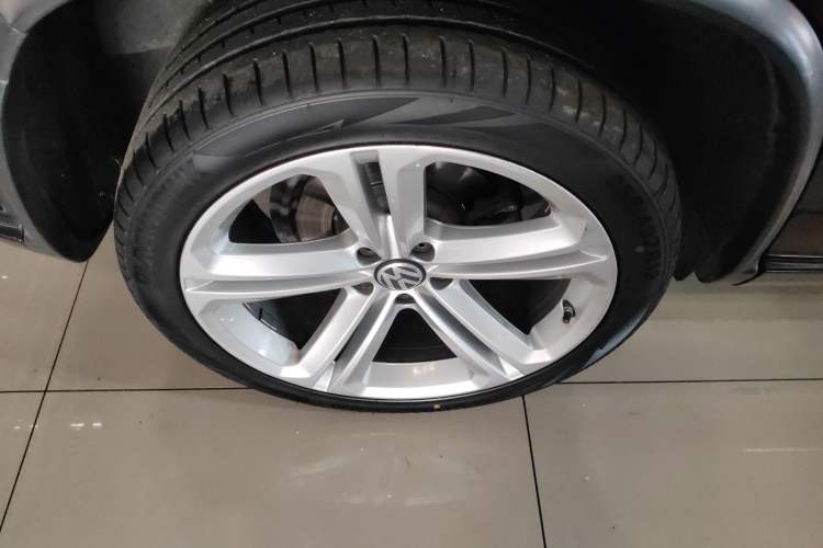 Used Volkswagen Tiguan 2012 2.0 TSI Luxury Edition Right Rear Wheel Hub