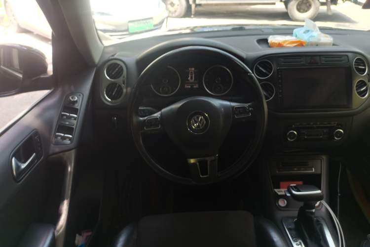 Used Volkswagen Tiguan 2012 2.0 TSI Automatic All-Wheel Drive Flagship Edition Steering Wheel